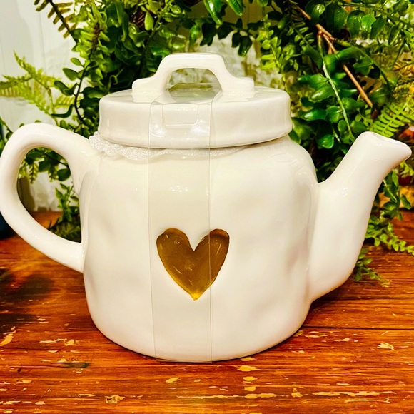 Cute Gold Heart Tea Pot - Picture 1 of 4